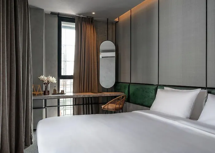 Goose Living Bts Phra Khanong 3* Bangkok