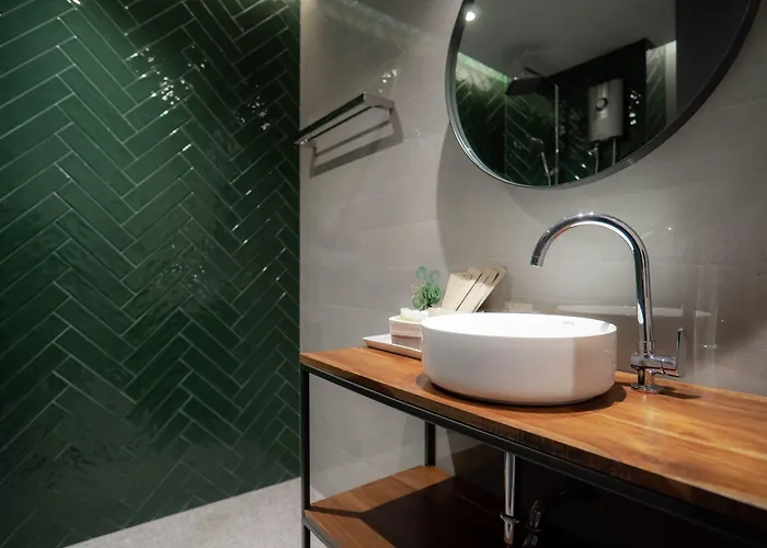 Goose Living Bts Phra Khanong Hotel 3*