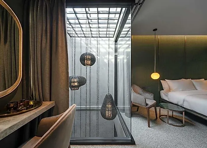 Goose Living Bts Phra Khanong Hotel 3*