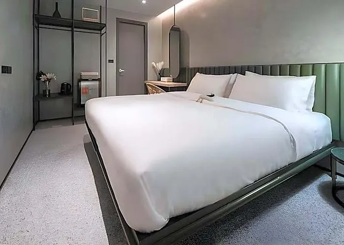 Hotel Goose Living Bts Phra Khanong Bangkok