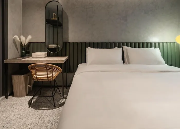 Hotel Goose Living Bts Phra Khanong